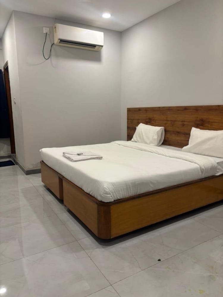 Deluxe Double Room, City View