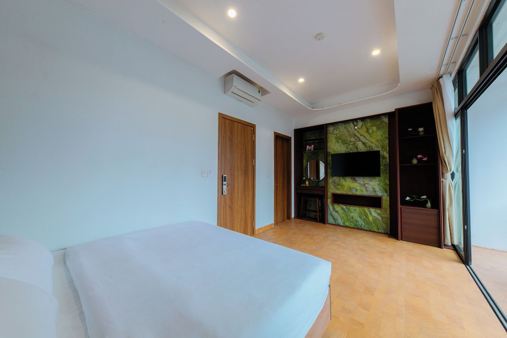 Standard Double Room Single Use, Balcony, City View photo 2