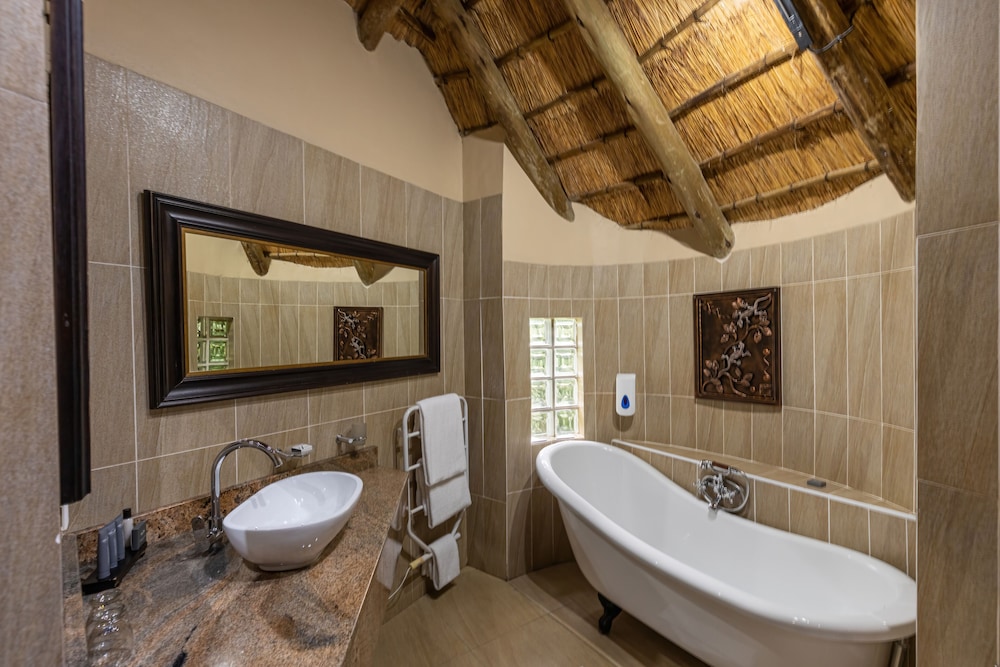 Executive Room, 1 King Bed (Honeymoon) photo 3