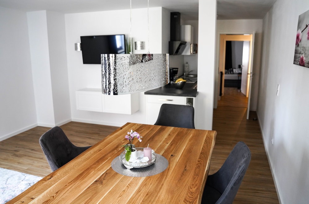 Standard Apartment, Private Bathroom (Gretel)