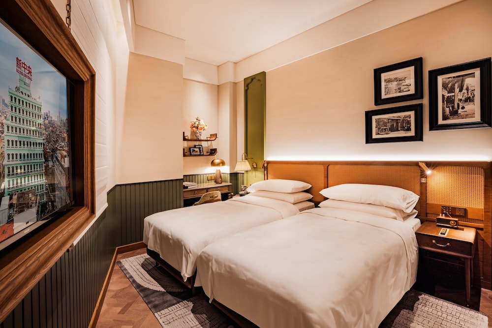 Superior Room, 2 Twin Beds, City View photo 2