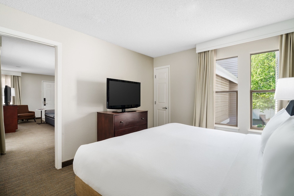 Suite, 1 Bedroom - Photo 4