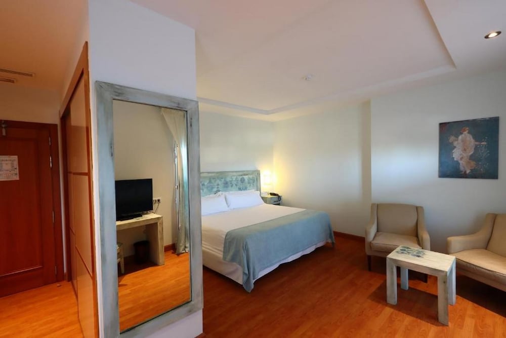 Single Room, 2 Twin Beds photo 3