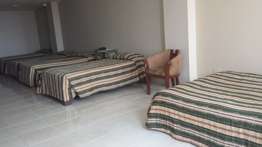 Basic Quadruple Room, Multiple Beds photo 3