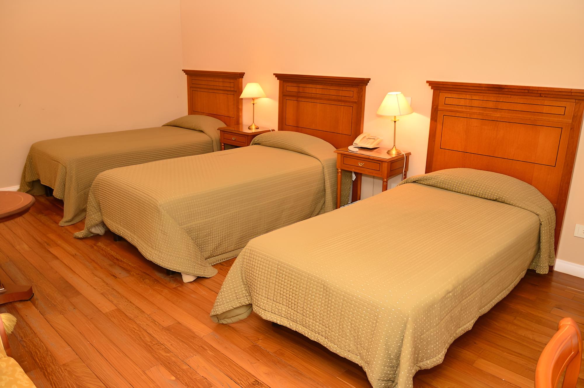 Triple Room, 3 Twin Beds photo 2