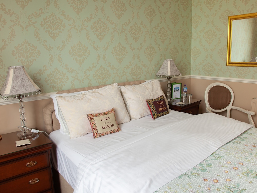 Classic Double Room, Ensuite photo 3