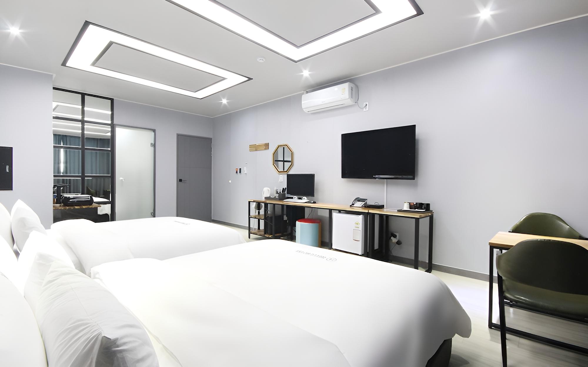 Room (Double Twin) photo 1