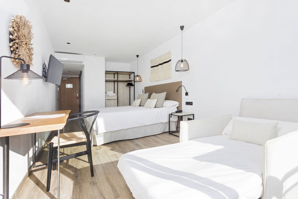 Habitación Triple, Balcón