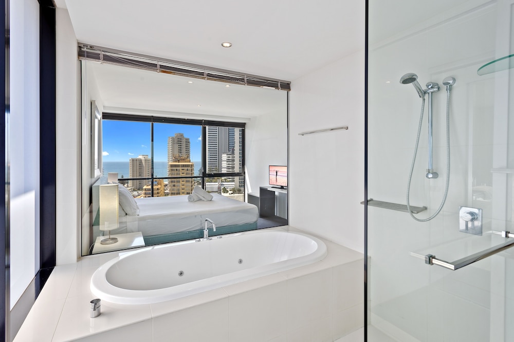 Deluxe Apartment, 2 Bedrooms, 2 Bathrooms, Ocean View (level 12) photo 3