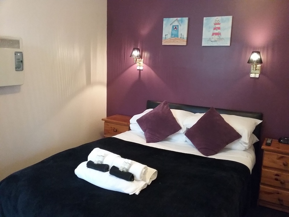 Double Room, Ensuite - Photo 2