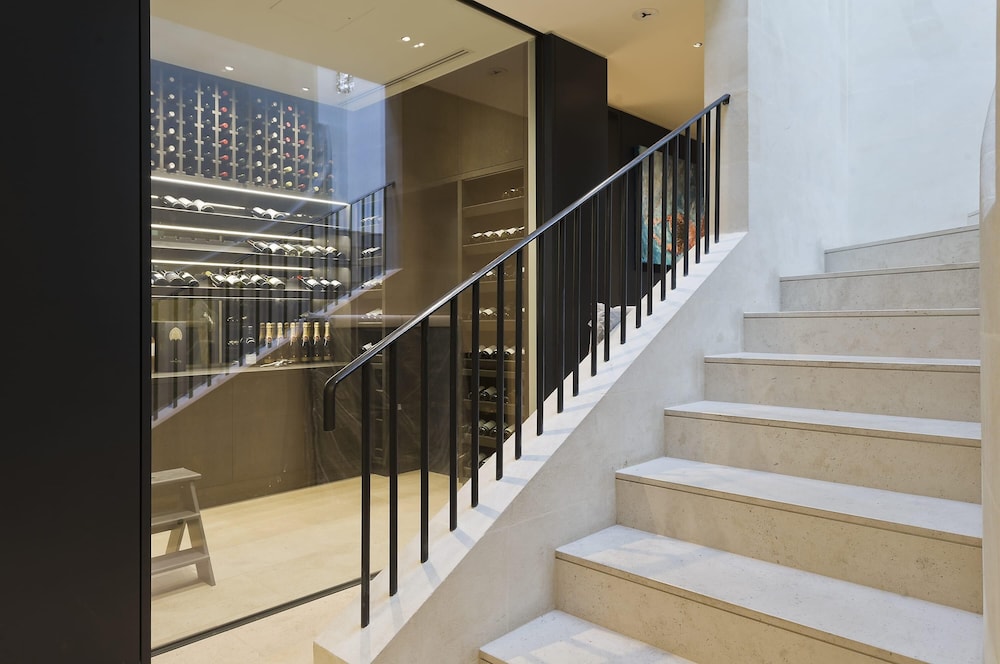 Stunning 5 bed Fulham Home w Indoor Pool Sauna and Private Garden, Photo 35