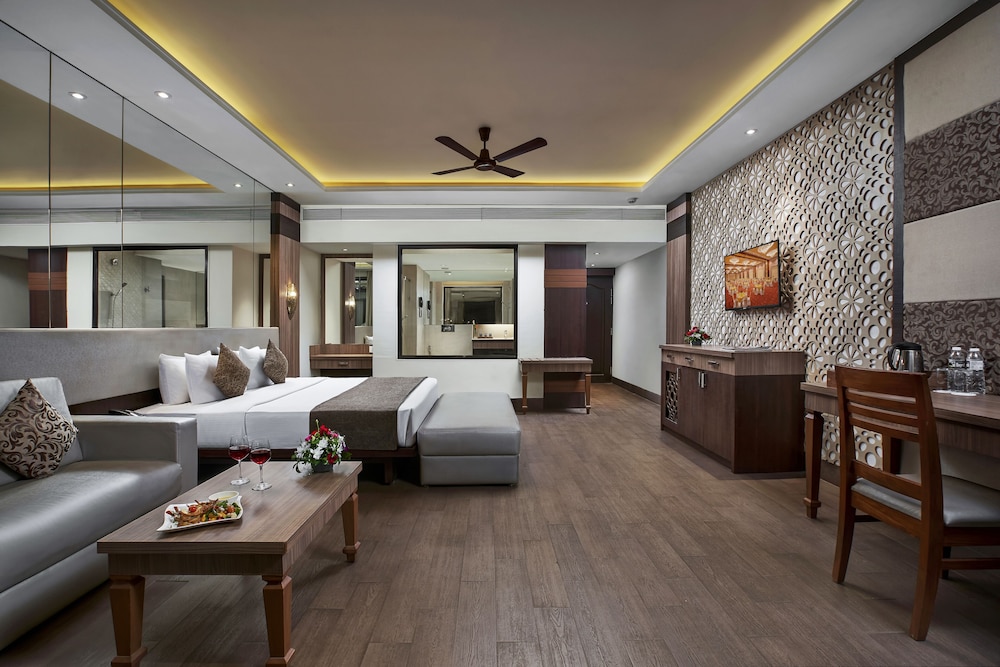 Ultra Luxury Suite - Royale Wing photo 3