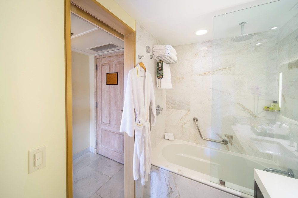Classic Room, 2 Double Beds - Photo 10