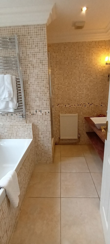 Standard Double Room - Photo 13