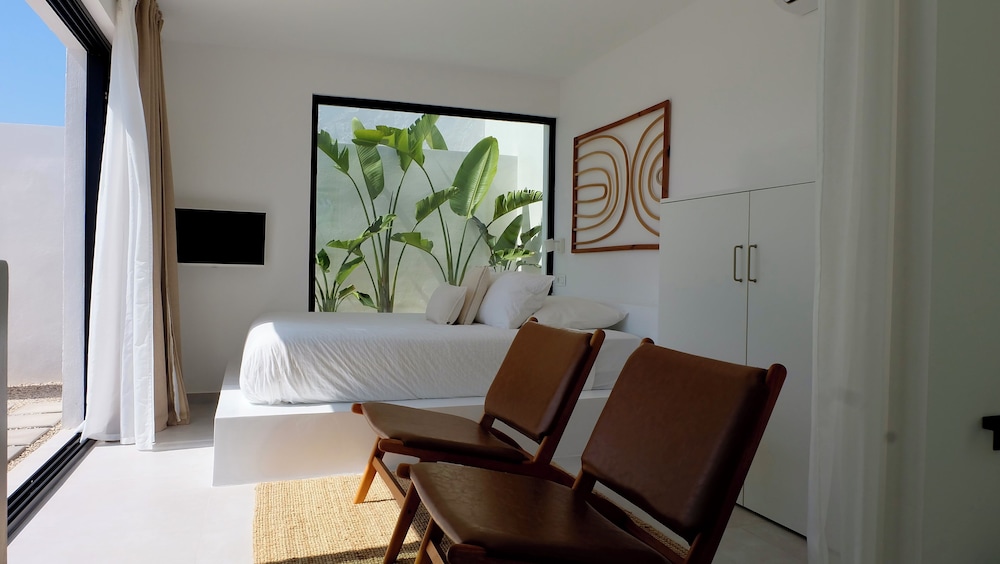 Standard Double Room, Pool View