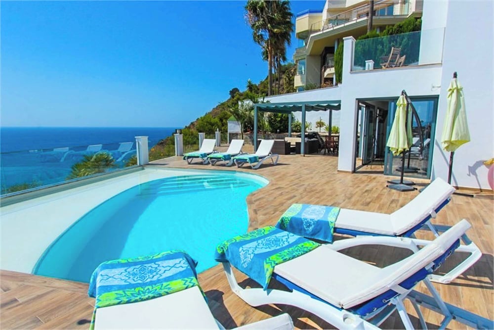 Villa (4 Habitaciones)