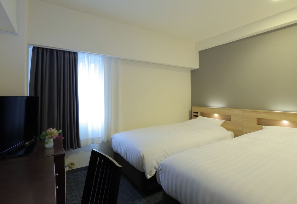 Basic Twin Room, 2 Bedrooms, Non Smoking photo 1