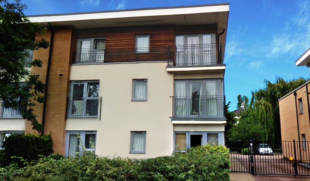 Apartment, 2 Bedrooms, 2 Bathrooms (Pavilions Sl4 5ge) photo 1