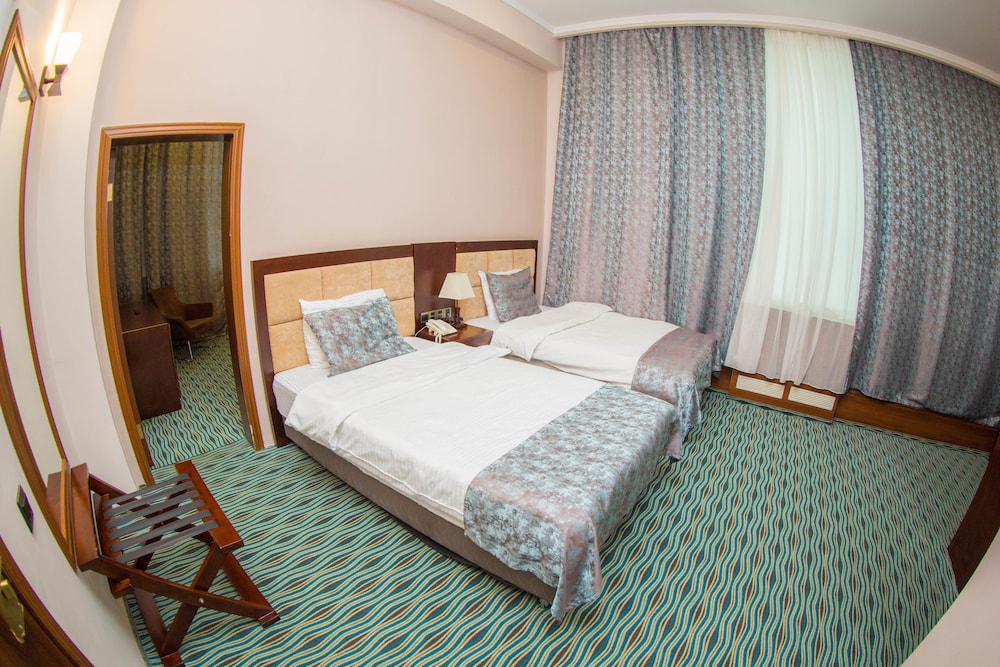Family Quadruple Room, 2 Bedrooms, City View photo 2
