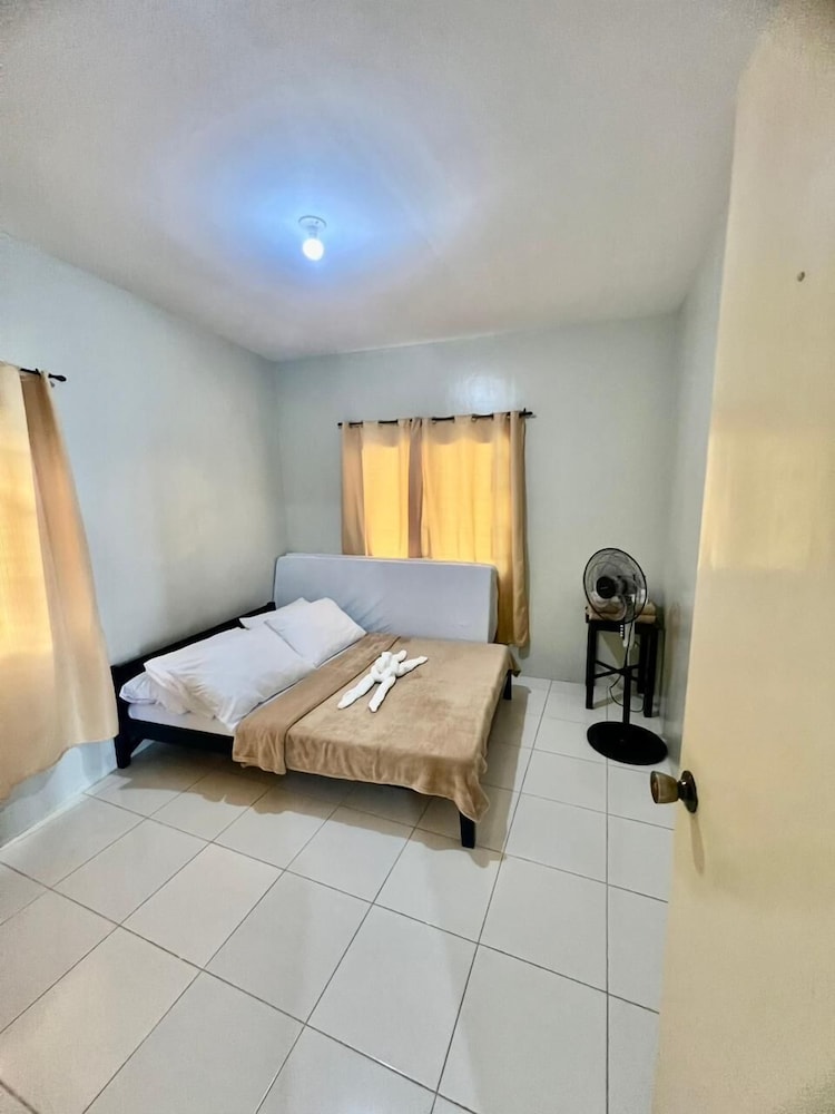 Classic Cottage, 2 Bedrooms, Accessible, Sea View photo 3