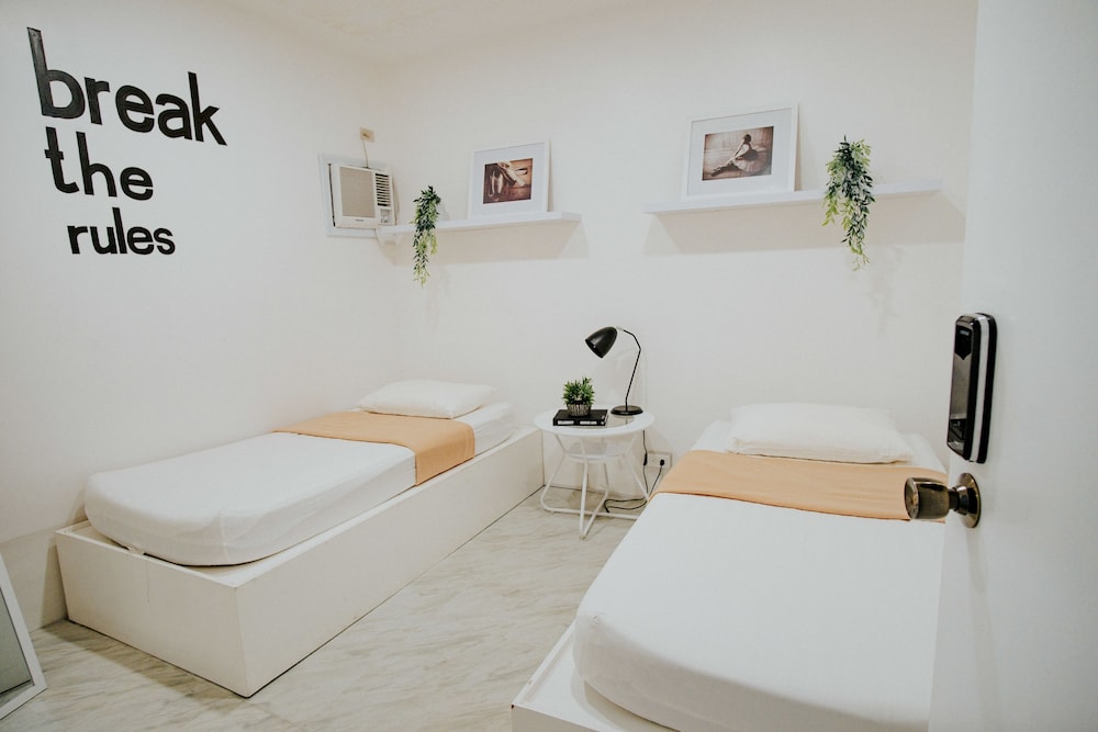 Basic Twin Room (Sirao) photo 1