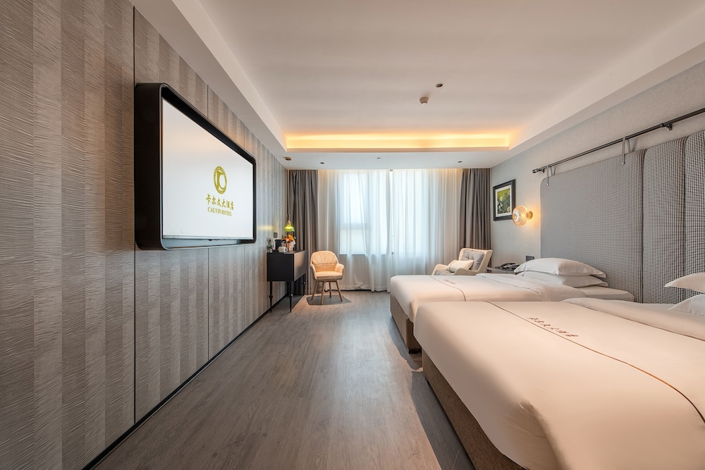 Luxury Twin Room, City View