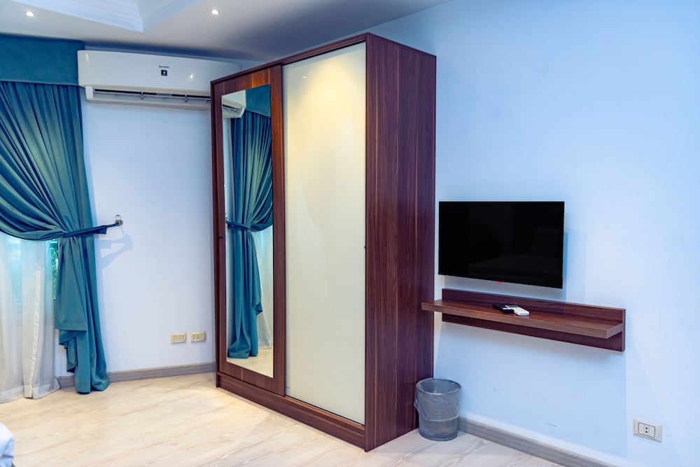 Junior Suite, Pool View - Photo 4