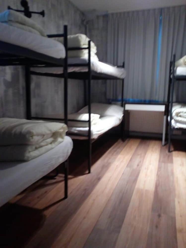 Private Dormitory (6 Beds) photo 2