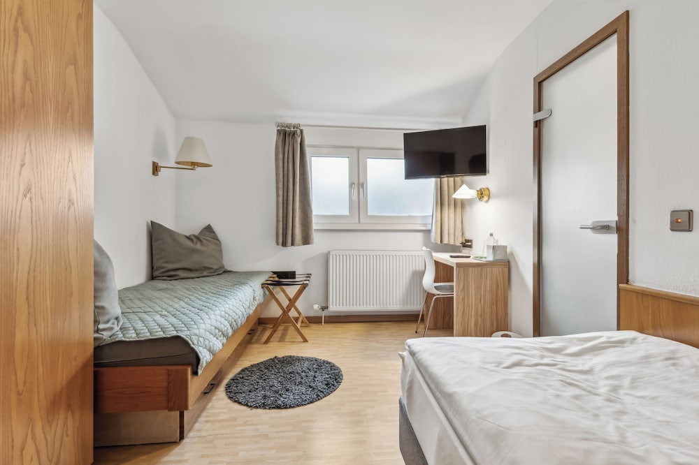Twin Room, Courtyard View