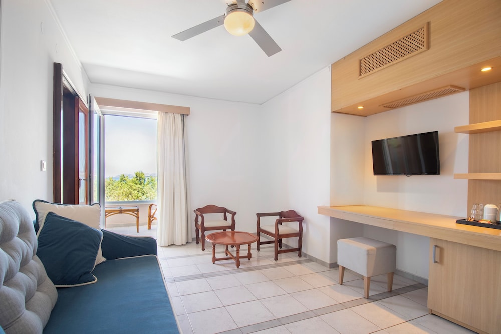 Suite, Balcony, Sea View photo 3