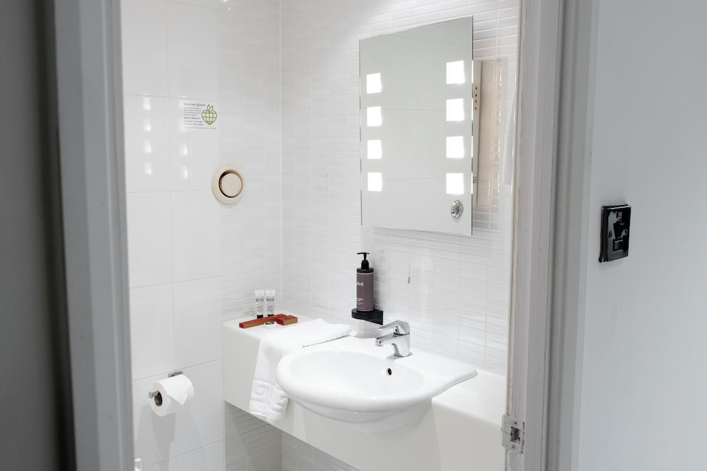 Executive Double Room - Photo 9