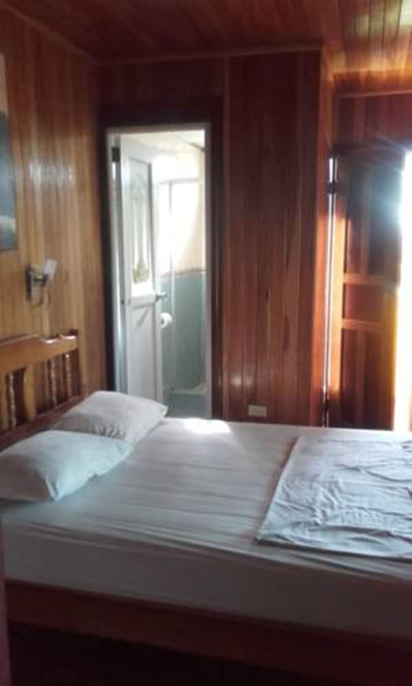 Room, Multiple Beds photo 3