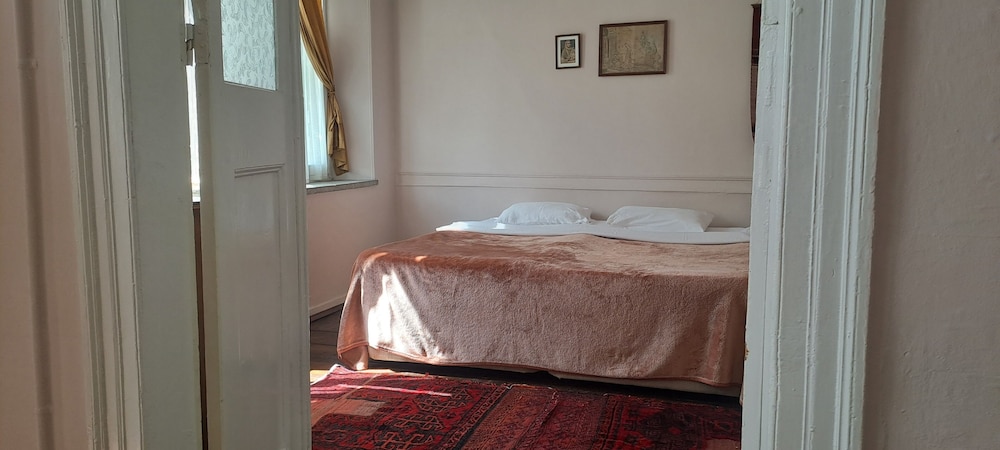 Economy Double Room, Shared Bathroom