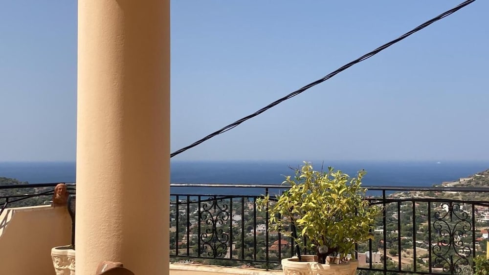House, 3 Bedrooms, Balcony, Garden View photo 3