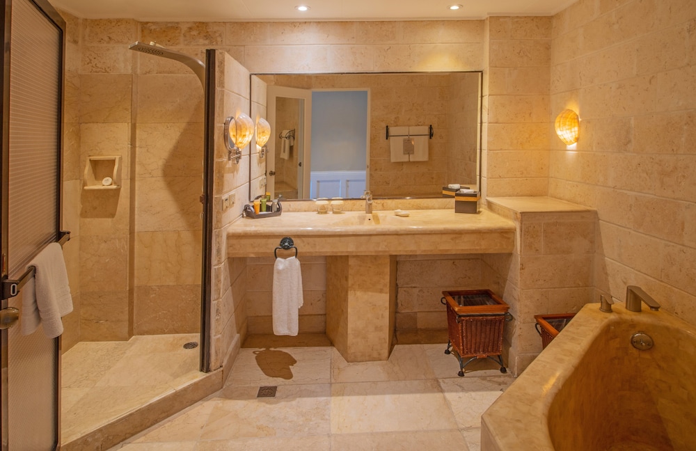 Ground-Floor Beachside Room - Photo 5