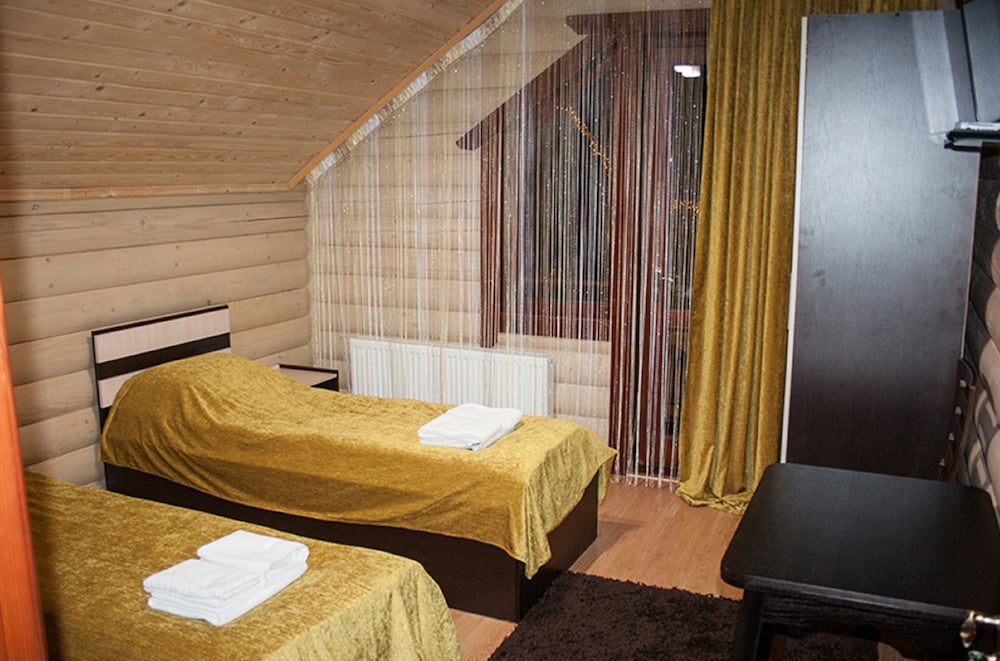 Economy Double or Twin Room, Shared Bathroom photo 1