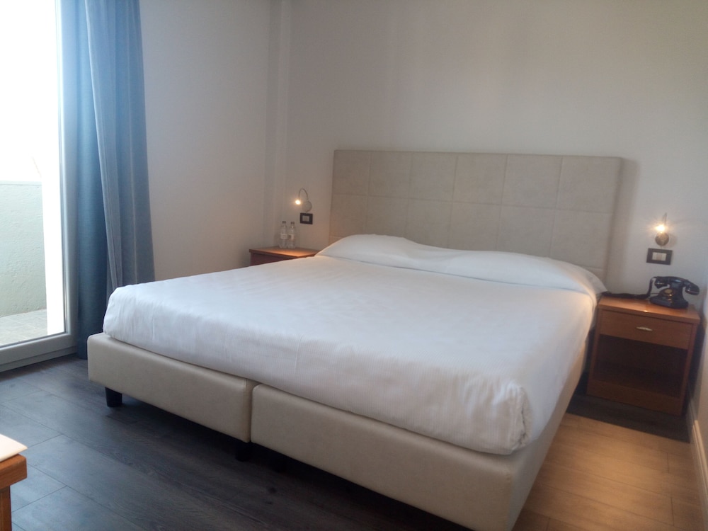 Comfort Room - Photo 3