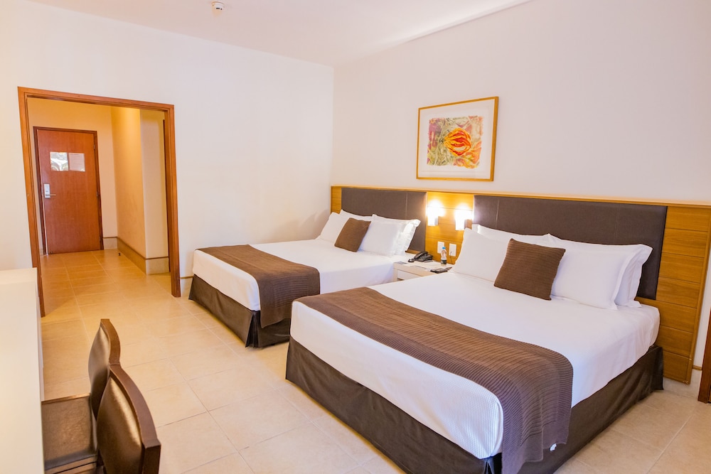 Deluxe Room, 2 Queen Beds, Balcony, Pool View (Deluxe) photo 2