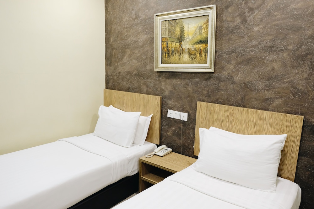 Superior Twin Room (Windowless) photo 3