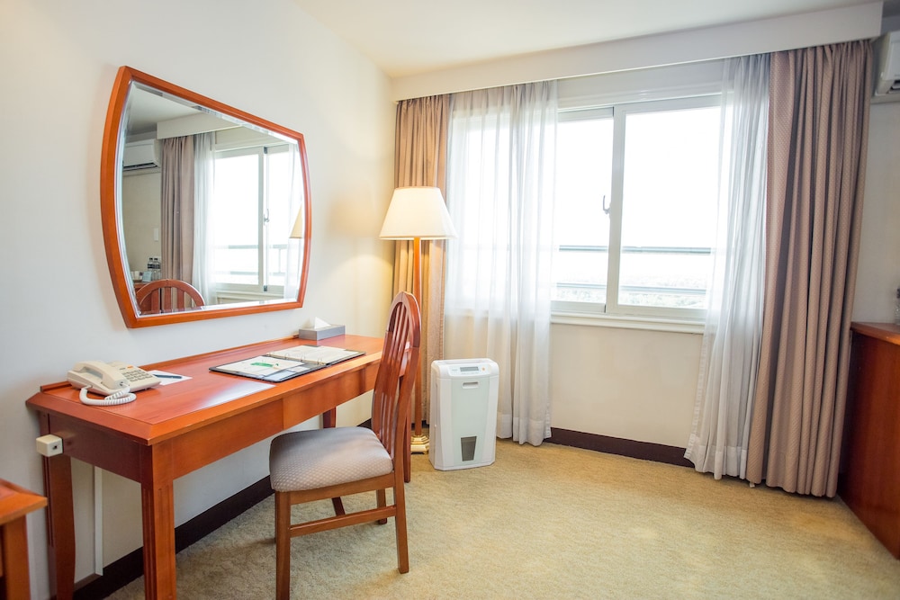 Deluxe Suite - Photo 7