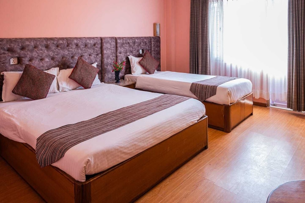 Deluxe Triple Room, Balcony, City View