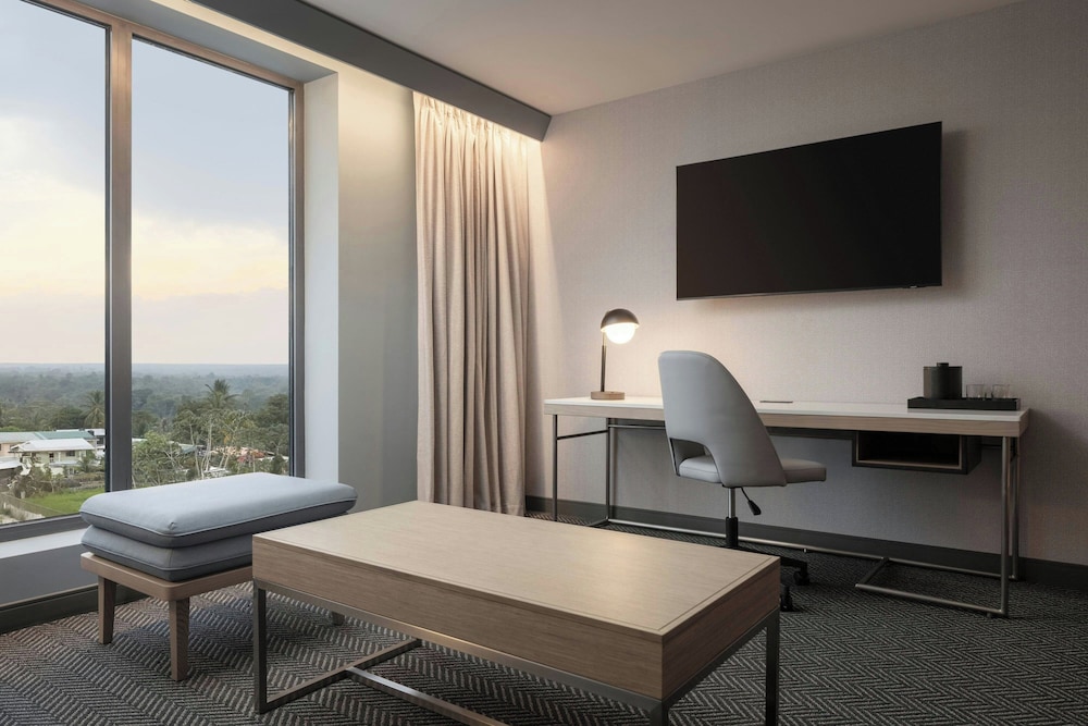 Suite, 1 King Bed