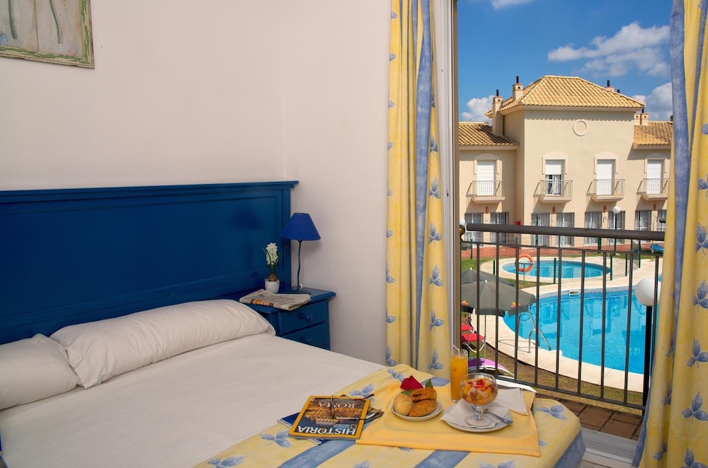 Apartment, 2 Bedrooms, Poolside (3+1)