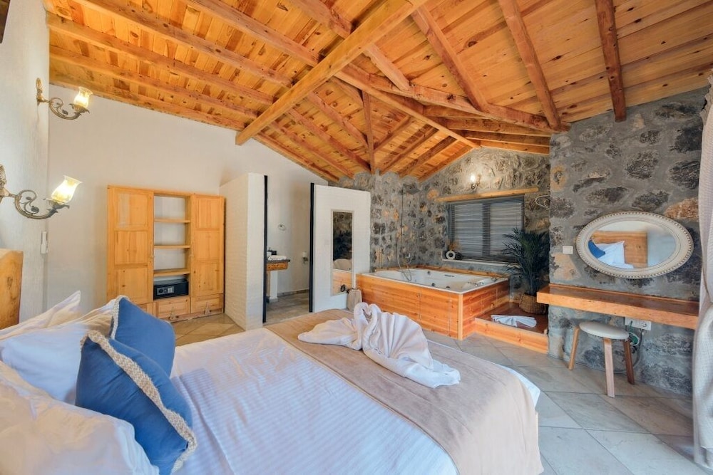 Exclusive Villa, Garden View