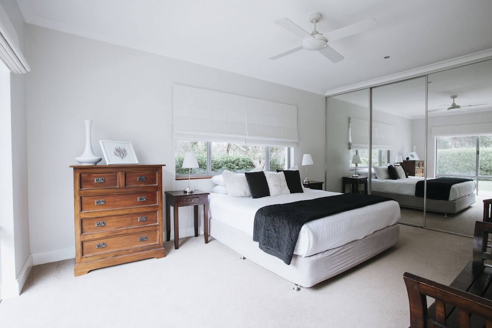 The Bungalow Deluxe photo 1