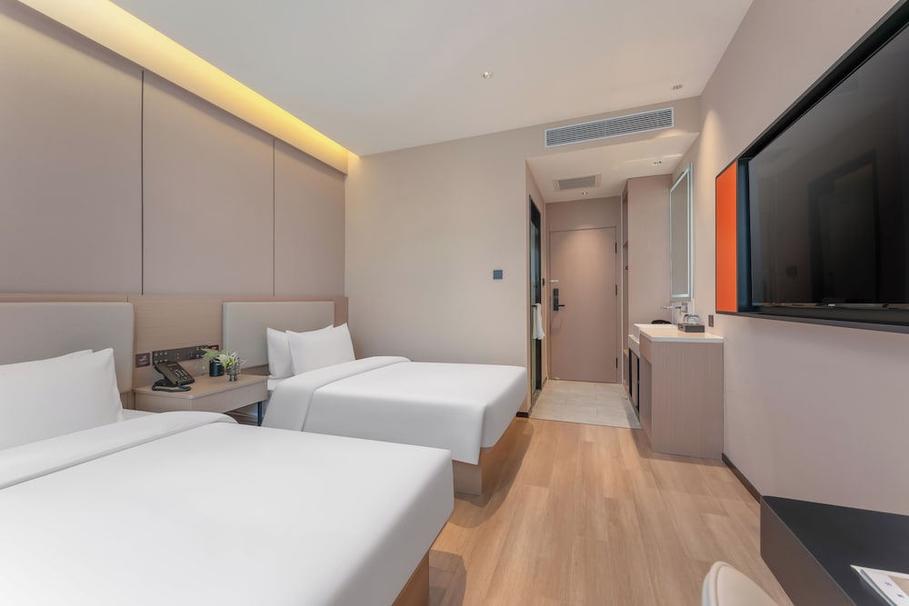 Basic Twin Room, City View