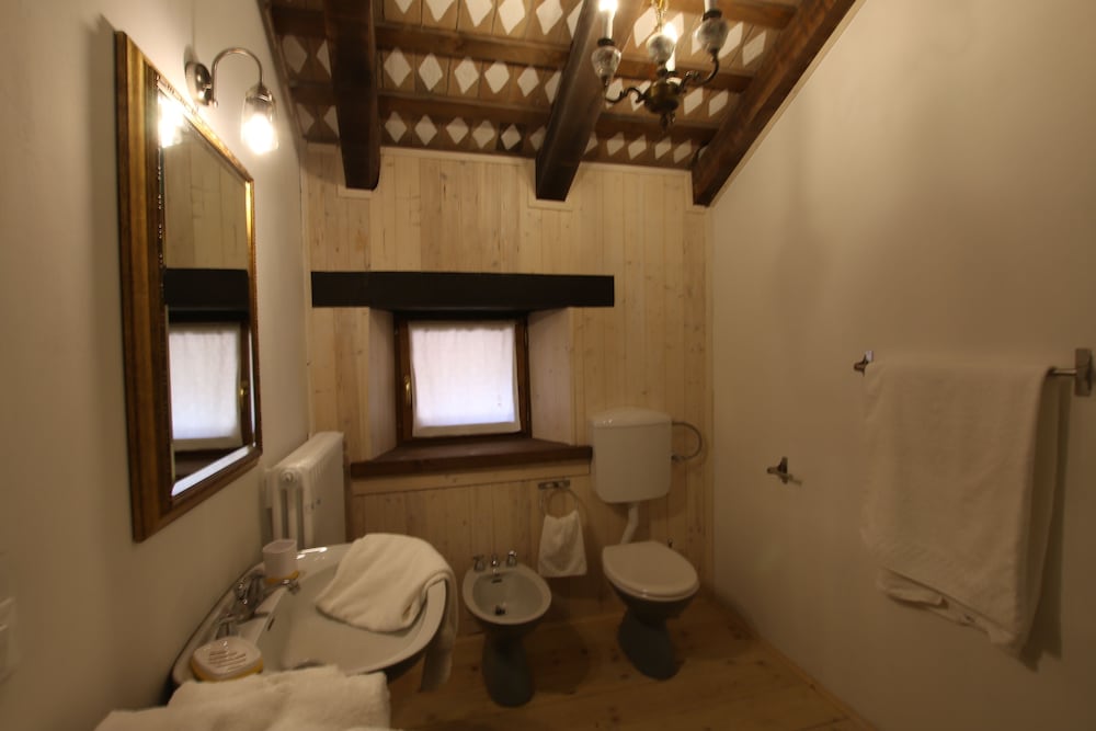 Deluxe Cottage photo 2