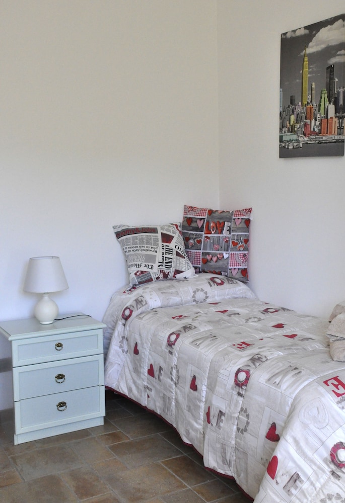 Single Room, Shared Bathroom, Courtyard View photo 2