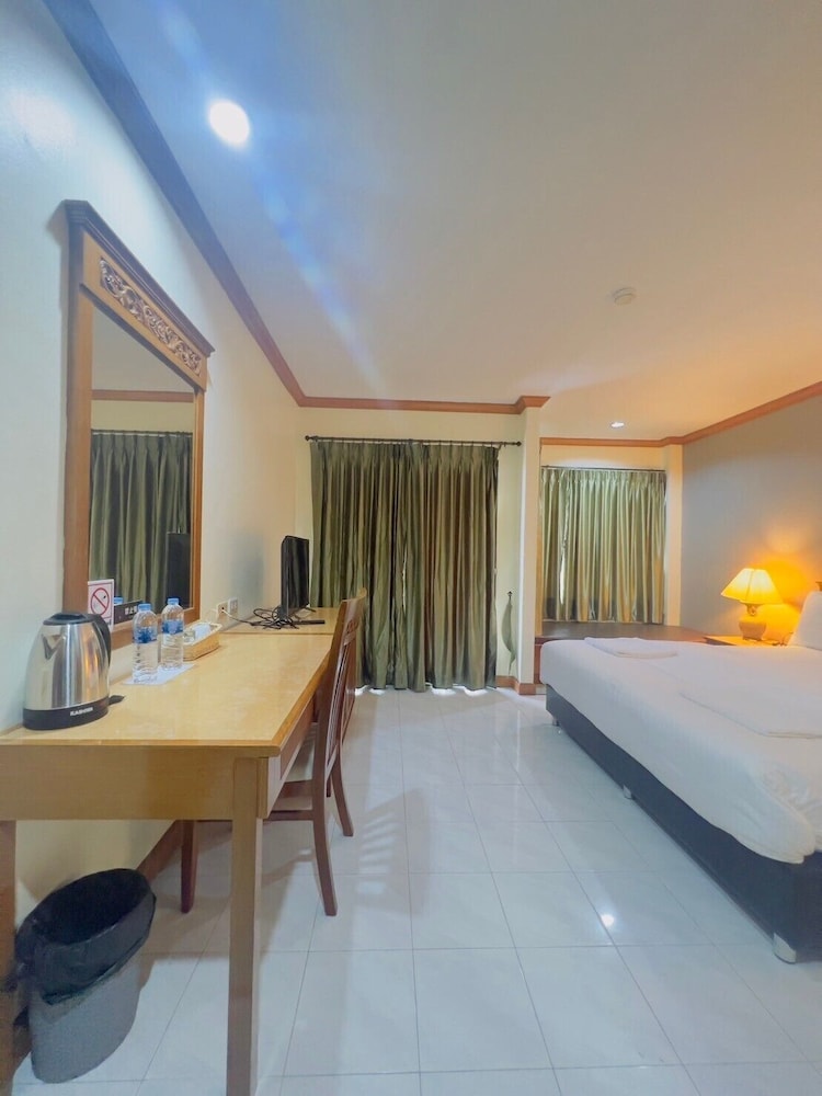 Deluxe Double Room - Photo 8