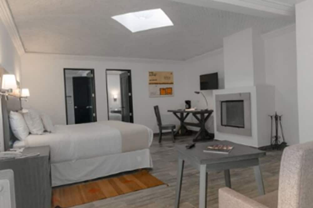 Family Room - Photo 1